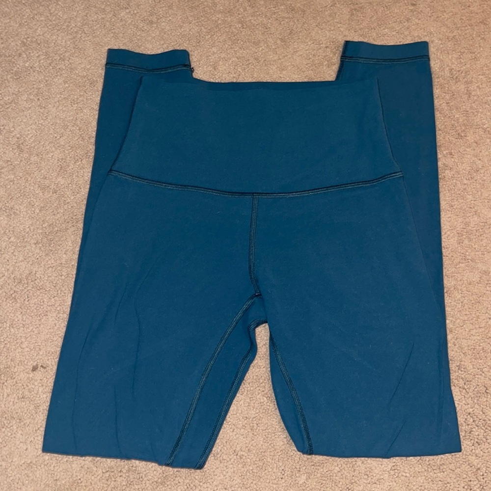 Woman’s Lululemon 25” Align Leggings High Rise Size 4
